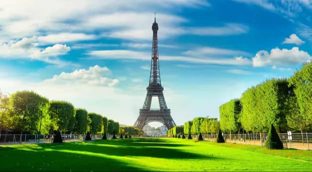 Paris Airport to City Center: How to Get from CDG, Orly & Beauvais