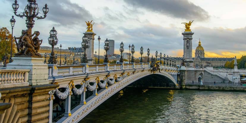 Pont Alexandre III & Bir-Hakeim: The Paris Bridges Photoshoot Guide